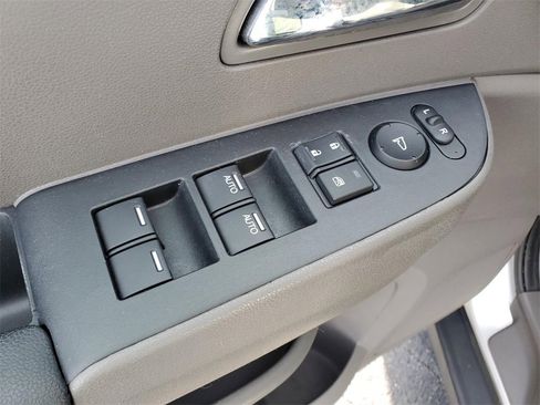 Used 2015 Honda Odyssey EX-L image 18