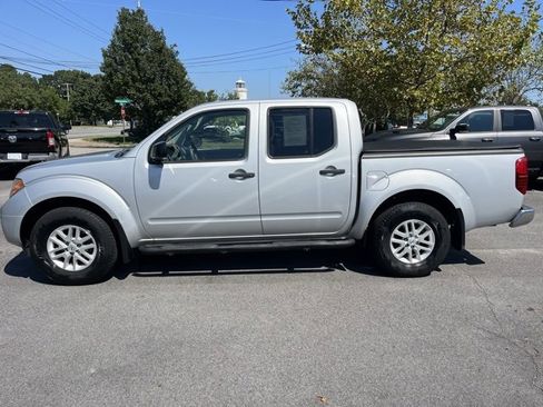 Used 2018 Nissan Frontier SV w/ Value Truck Package image 9