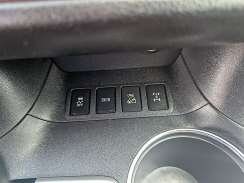 Used 2016 Toyota Highlander XLE AWD/4WD image 21
