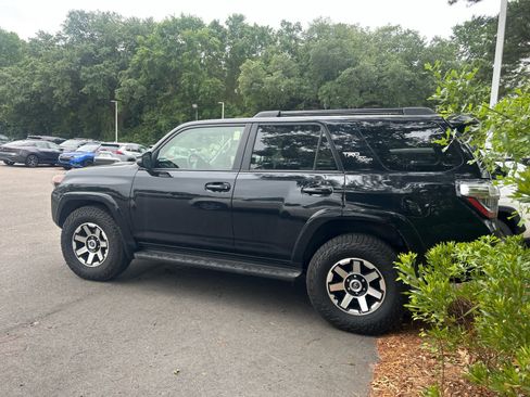 Used 2021 Toyota 4Runner TRD Off-Road Premium w/ Moonroof Package AWD/4WD image 6