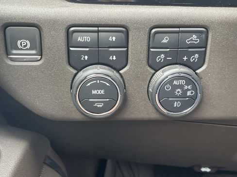 Used 2024 Chevrolet Silverado 1500 LTZ AWD/4WD image 26