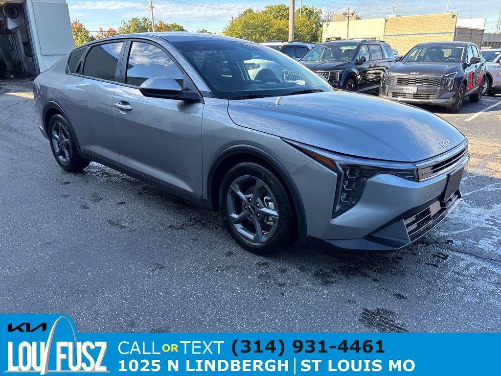 Used 2025 Kia K4 FWD image 1