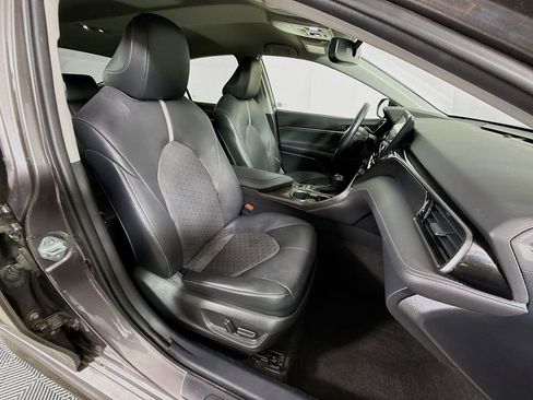 Used 2021 Toyota Camry XSE image 29