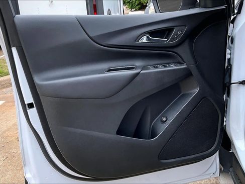 Used 2022 Chevrolet Equinox LT FWD image 24