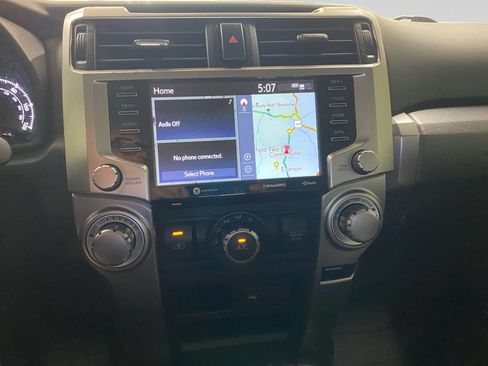 Used 2020 Toyota 4Runner SR5 AWD/4WD image 11