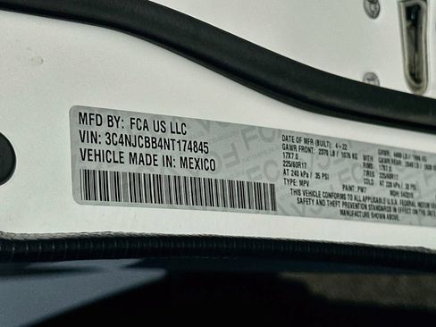 Used 2022 Jeep Compass Latitude FWD image 29