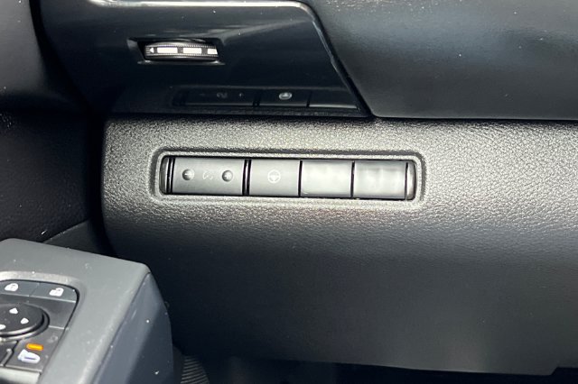 Used 2024 Nissan Pathfinder SV FWD image 34
