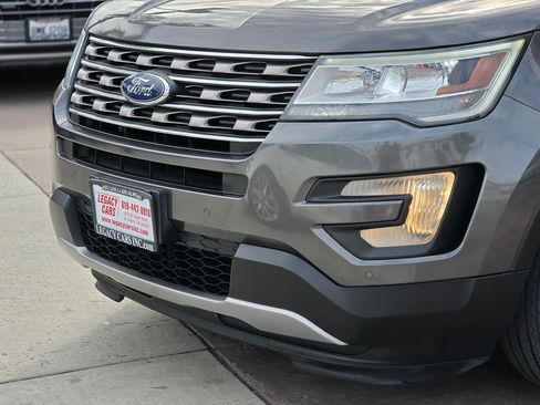 Used 2016 Ford Explorer XLT w/ Equipment Group 202A image 9