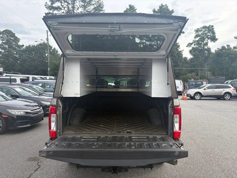 Used 2019 Ford F250 XL w/ Power Equipment Group RWD image 16