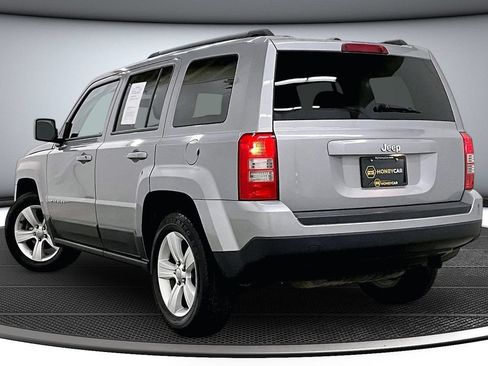 Used 2017 Jeep Patriot Sport w/ Power Value Group FWD image 4