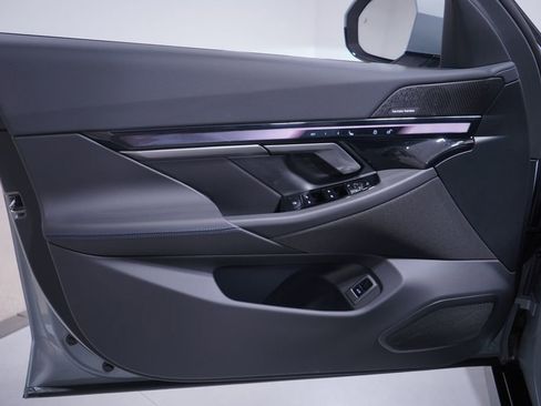 New 2026 BMW i5 eDrive40 w/ M Sport Package image 12