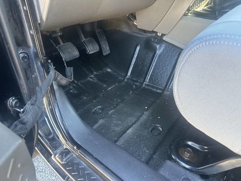 Used 2010 Jeep Wrangler Sport image 10