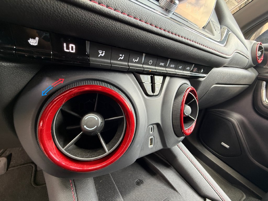 Used 2025 Chevrolet Blazer RS FWD image 23