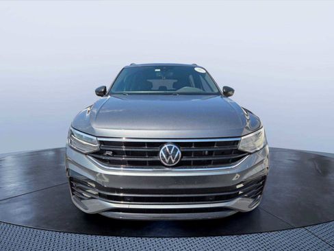 Used 2023 Volkswagen Tiguan SE R-Line image 2