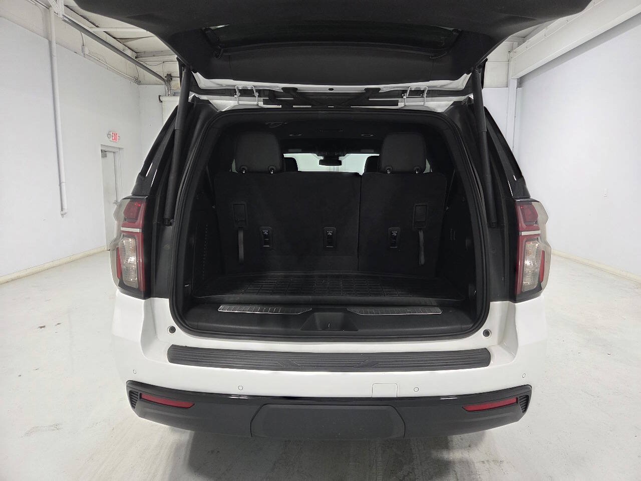 Used 2023 Chevrolet Tahoe RST AWD/4WD image 9