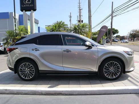 Used 2024 Lexus RX 450h AWD w/ Luxury Package image 4
