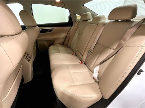 Used 2015 Nissan Altima 2.5 SL w/ Moonroof Package FWD image 31