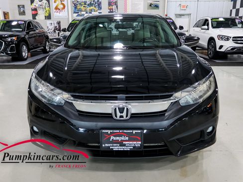 Used 2017 Honda Civic Touring image 5