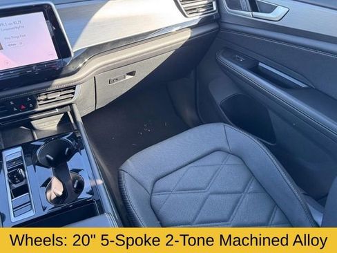 Used 2024 Volkswagen Atlas Cross Sport SE AWD/4WD image 22