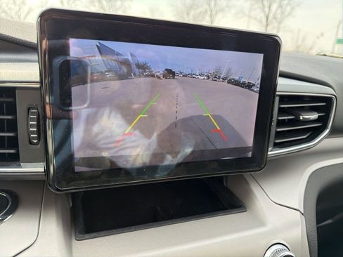 Used 2023 Ford Explorer XLT w/ Equipment Group 202A image 15