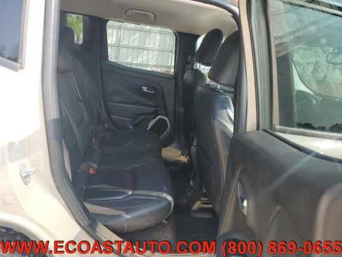 Used 2016 Jeep Renegade Limited image 10