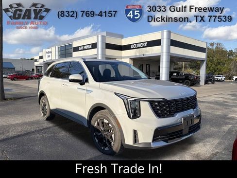 Certified 2025 Kia Sorento S image 1