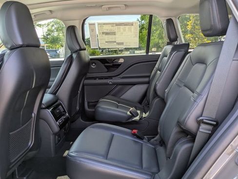 New 2026 Lincoln Aviator AWD image 14