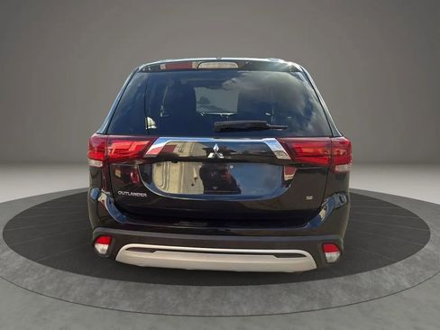 Used 2020 Mitsubishi Outlander AWD image 6