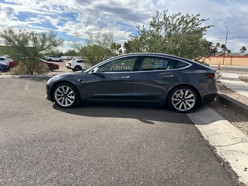 Used 2018 Tesla Model 3 image 6