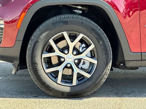 Certified 2024 Jeep Grand Cherokee Limited RWD image 26