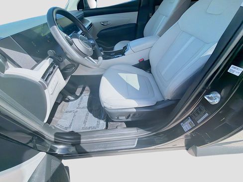 Used 2025 Hyundai Tucson SEL image 17