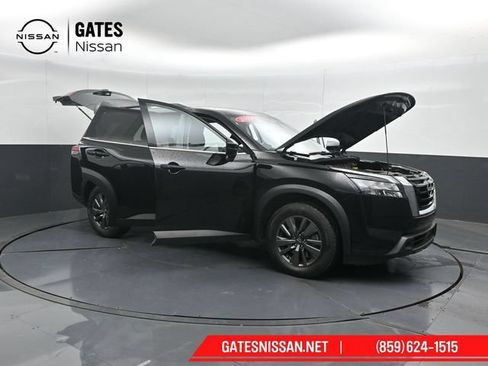 Used 2024 Nissan Pathfinder SV AWD/4WD image 56