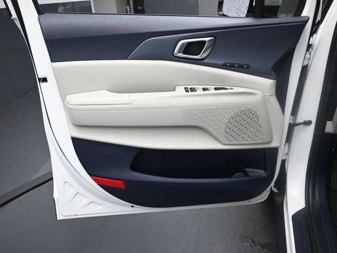Used 2026 Kia Carnival EX FWD image 21