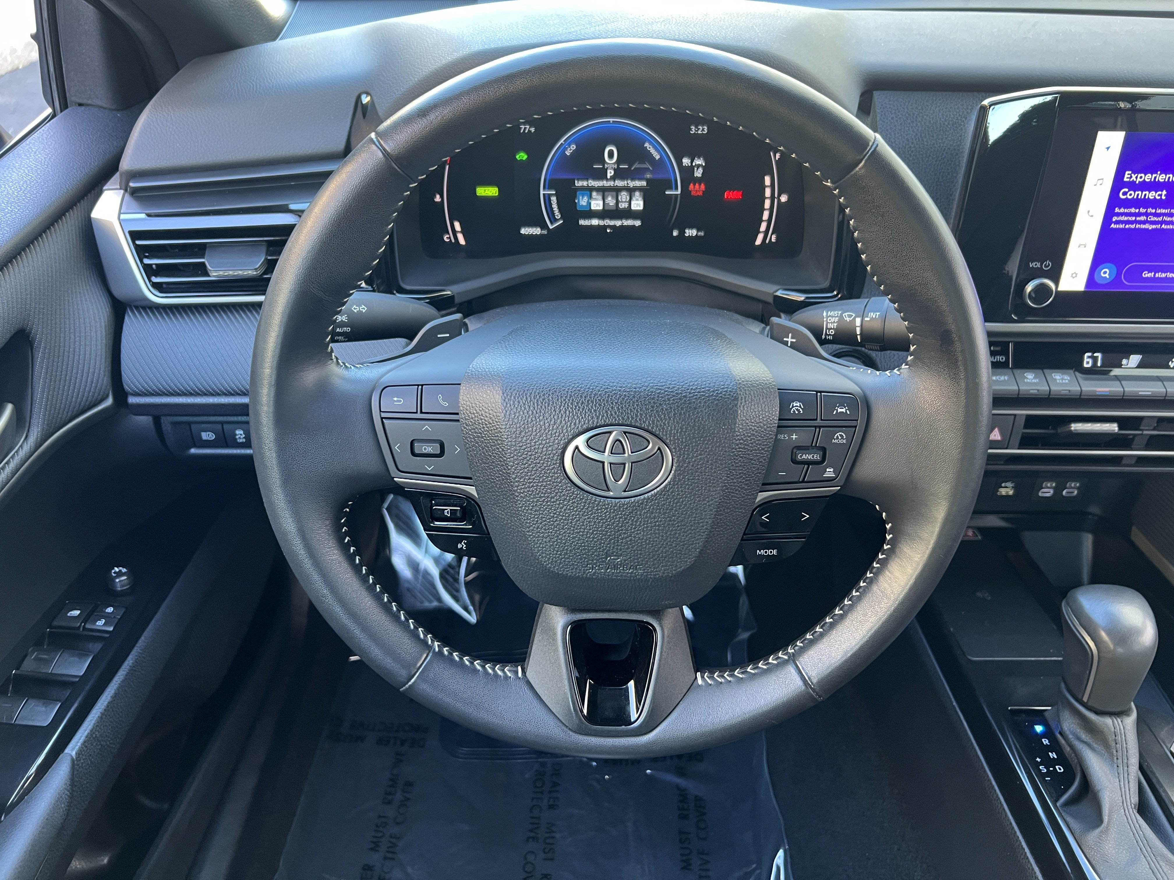 Used 2025 Toyota Camry SE FWD image 24