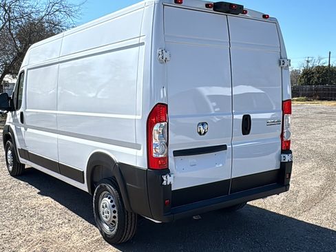 Used 2025 RAM ProMaster 2500 w/ Convenience Group image 7