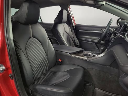 Used 2023 Toyota Camry SE image 13