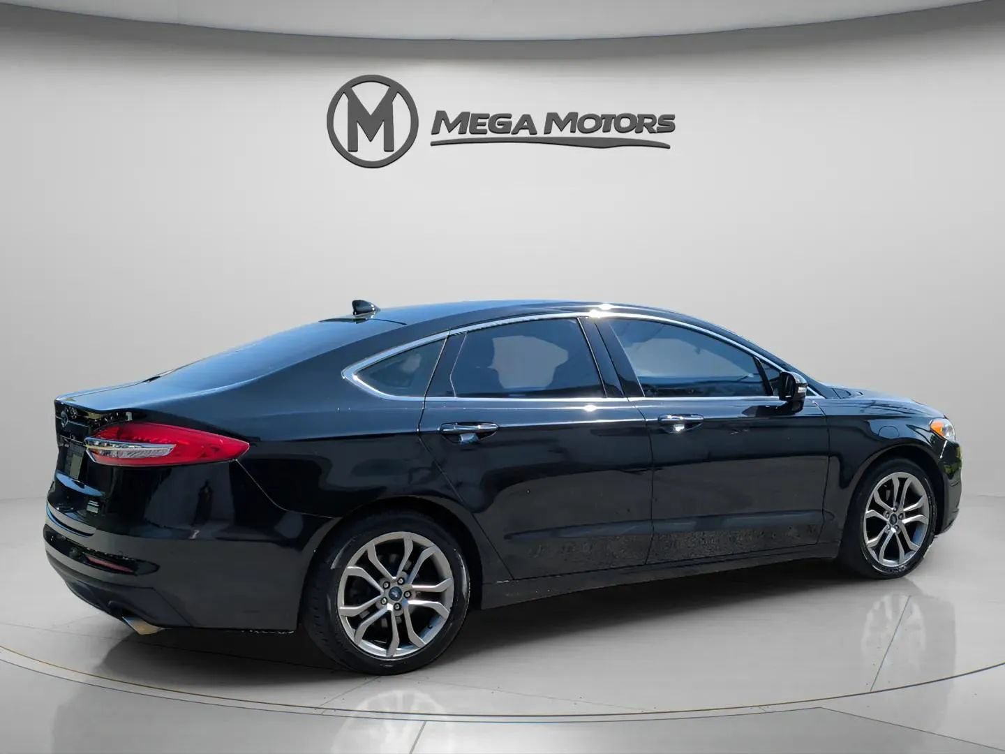 Used 2019 Ford Fusion SEL FWD image 8