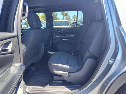 New 2026 Chevrolet Traverse LT w/ Sun and Wheel Package FWD image 6