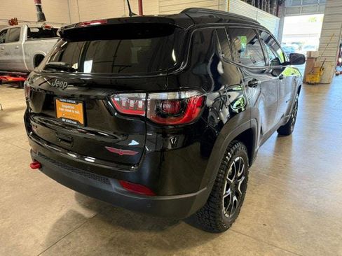 Certified 2025 Jeep Compass Trailhawk AWD/4WD image 21