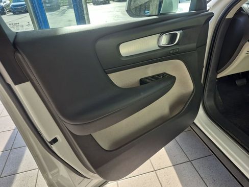 Used 2022 Volvo XC40 T5 Momentum AWD/4WD image 20