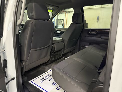 Used 2024 Chevrolet Silverado 2500 LT image 22