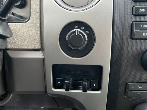 Used 2010 Ford F150 XLT image 22