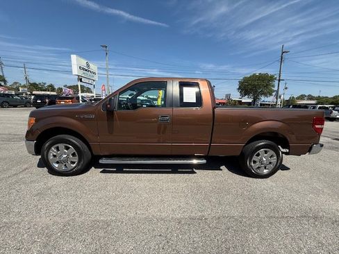 Used 2011 Ford F150 XLT w/ XLT Chrome Pkg image 1