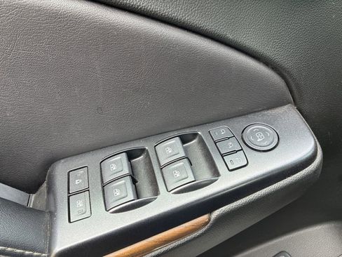 Used 2019 GMC Yukon XL Denali image 8