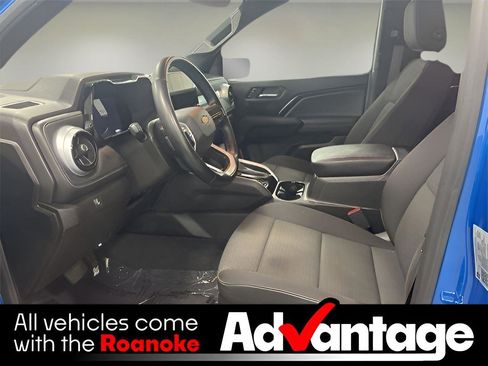 Used 2023 Chevrolet Colorado LT w/ LT Convenience Package II image 4