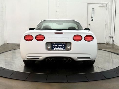 Used 1998 Chevrolet Corvette Coupe w/ Roof Pkg RWD image 6