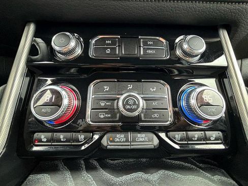Used 2023 GMC Yukon Denali image 27
