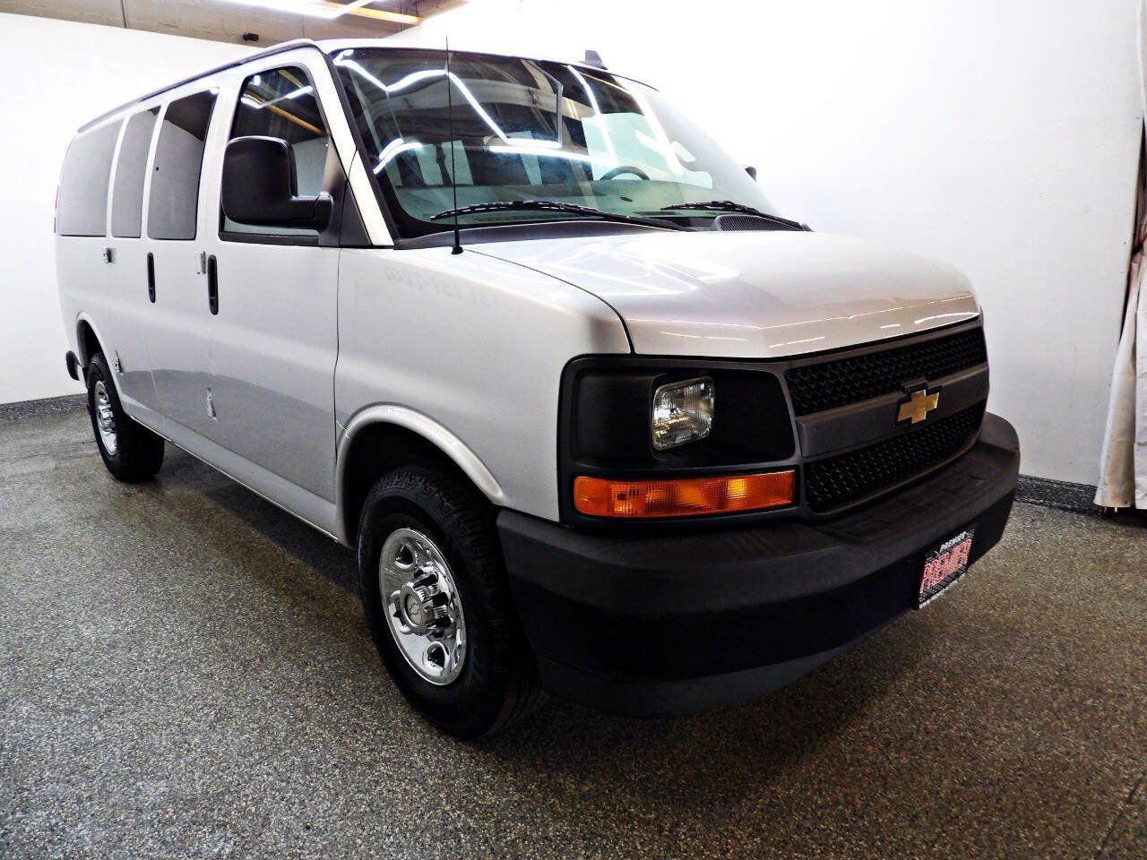 Used 2017 Chevrolet Express 2500 LS RWD image 3