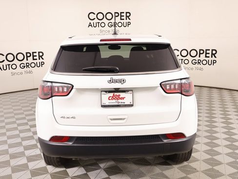 Used 2025 Jeep Compass Sport image 20