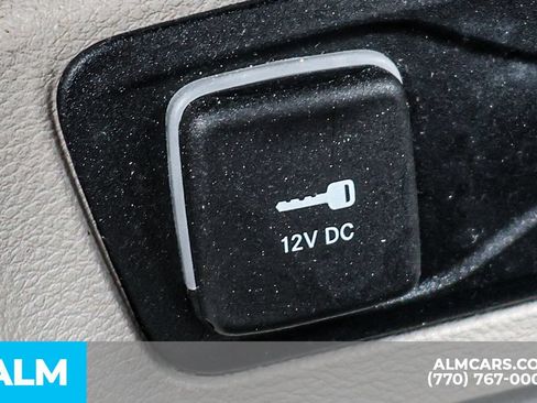 Used 2023 Chrysler Voyager LX FWD image 39